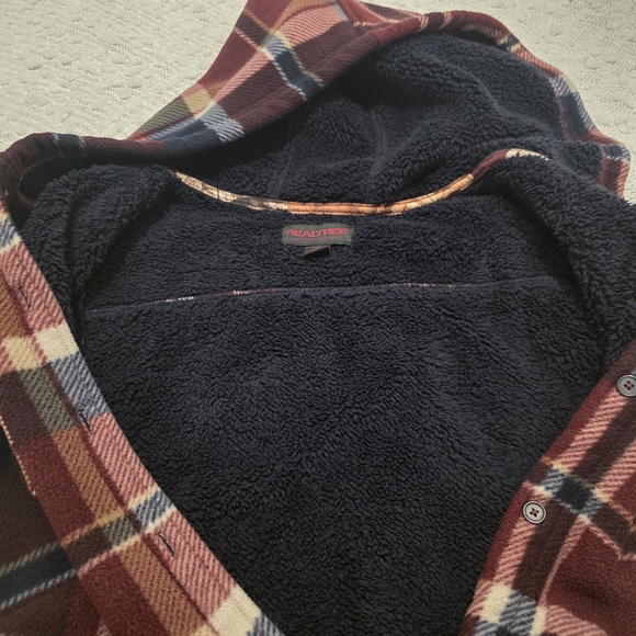 Realtree Maroon and Navy Plaid Jacket - Picture 7 of 8